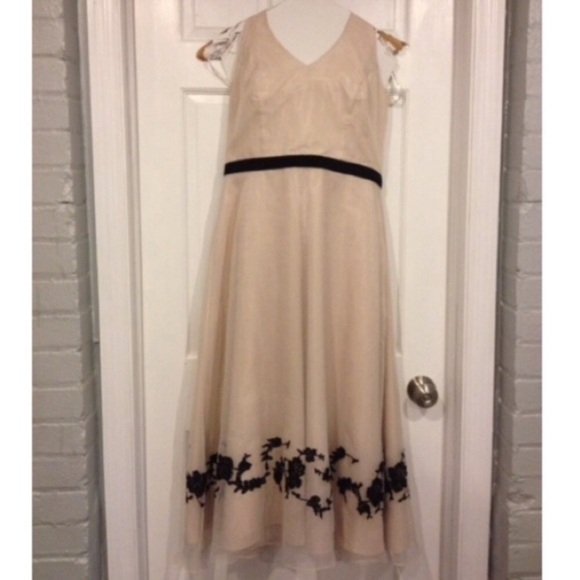 David’s Bridal Elegant Cream Halter Dress with Black Rose Detailing - Picture 3 of 8